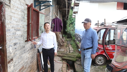 集團領導督導檢查“中秋”“國慶”節(jié)前安全生產工作